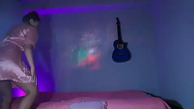 m_rosee from StripChat is Freechat