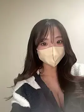 Maaya2523 on StripChat 