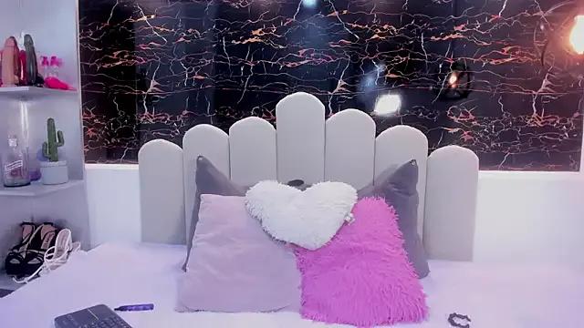 Try our streaming cams variety and talk on a personal level with our adorable girls streamers, showing off their bountiful shapes and dildos.