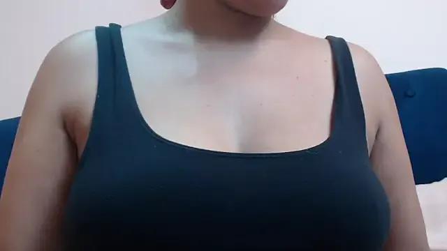 MabellSun from StripChat is Freechat