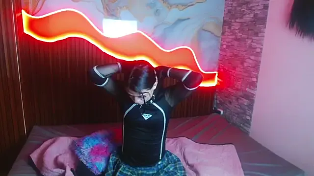 madalia303av on StripChat 