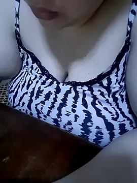 Madam-bezoul from StripChat