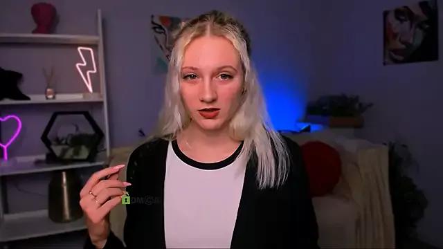 madam_uliis from StripChat