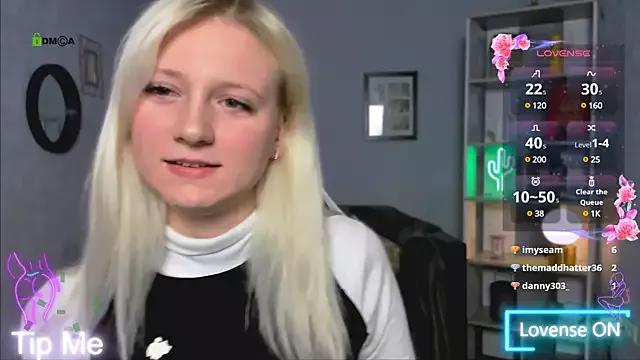 madam_uliis from StripChat