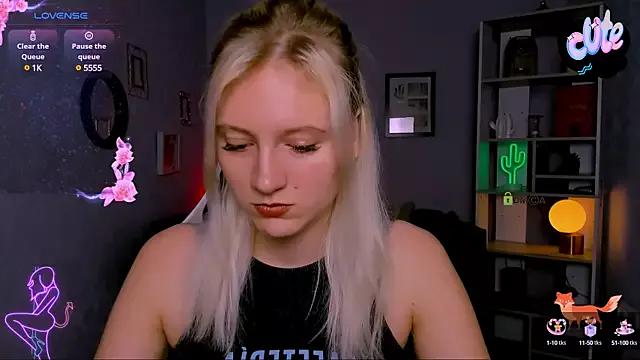 madam_uliis from StripChat