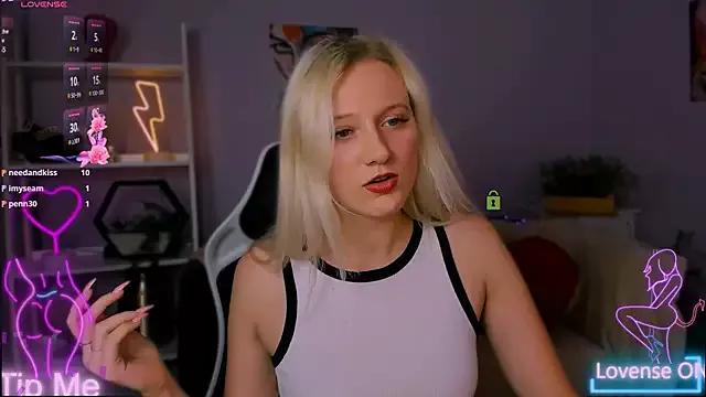 madam_uliis from StripChat