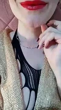 MadameBlu from StripChat