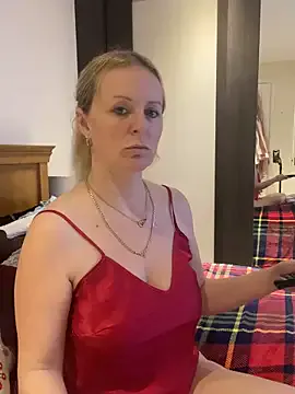 madamlillyrose on StripChat 