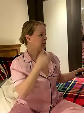 madamlillyrose from StripChat is Freechat