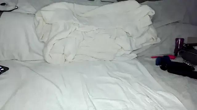 Madamx14 from StripChat