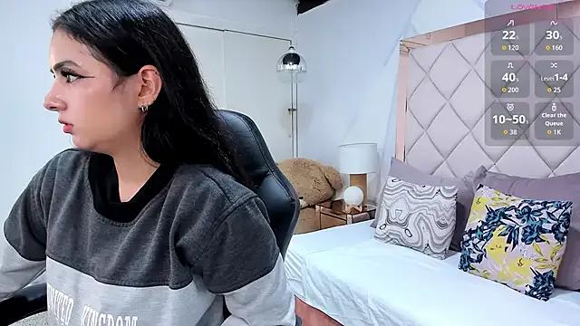 maddie_greyy from StripChat is Freechat