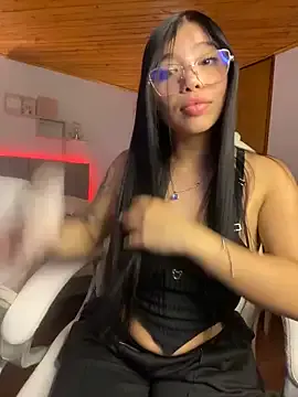 Maddy_Piink from StripChat