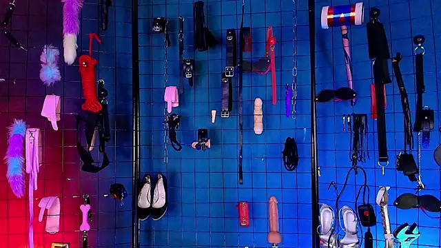 Maddy_Slave_bdsm from StripChat is Freechat