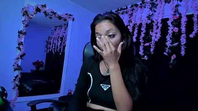 MaddyHudson from StripChat is Freechat