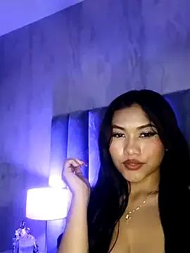 MaddyTompson from StripChat is Freechat