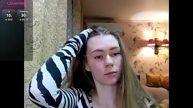 MadeleineWiliams from StripChat is Freechat