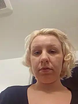 MadelynDaisyMoanroe from StripChat