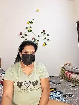 Madhubala_desi from StripChat is Freechat