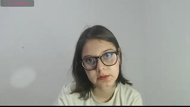 MadieLorez from StripChat is Freechat