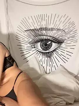 MaduMendx from StripChat is Freechat