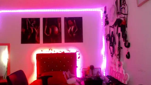 Try our streaming cams variety and talk on a personal level with our adorable girls streamers, showing off their bountiful shapes and dildos.