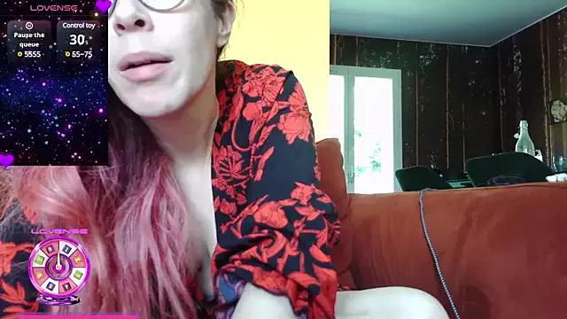 Try our streaming cams variety and talk on a personal level with our adorable girls streamers, showing off their bountiful shapes and dildos.