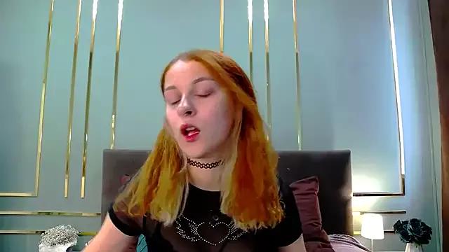 MaggieBrovn from StripChat is Freechat