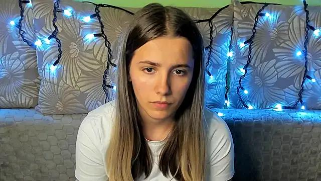 MaggieCake from StripChat is Freechat