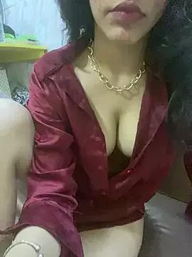 MaggieMasala from StripChat