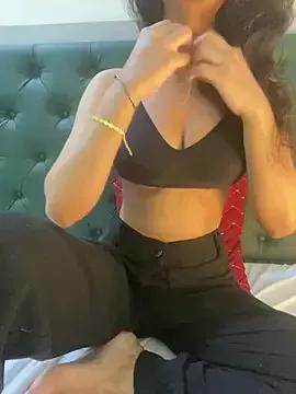 MaggieMasala from StripChat