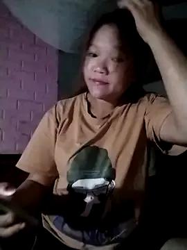 mai-cute from StripChat is Freechat