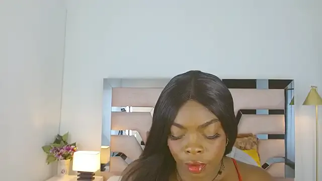 Maiacharris_ on StripChat 