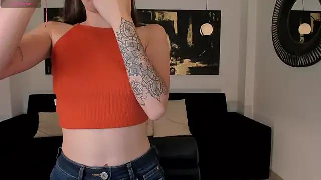 MaiaCollins from StripChat is Freechat