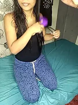 mailovess from StripChat is Freechat