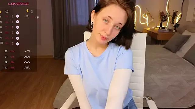 MaisieWilliams from StripChat is Freechat