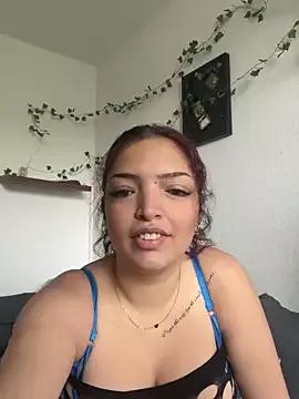 maj0lie from StripChat is Freechat