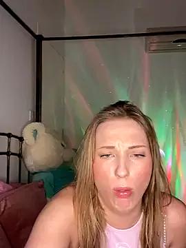 Maja_Sofie from StripChat