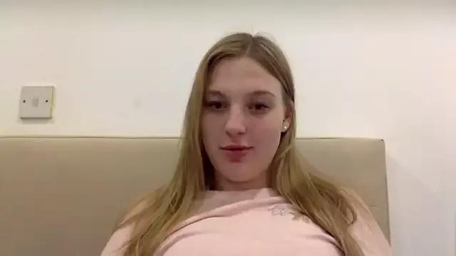 Maja_Sofie from StripChat