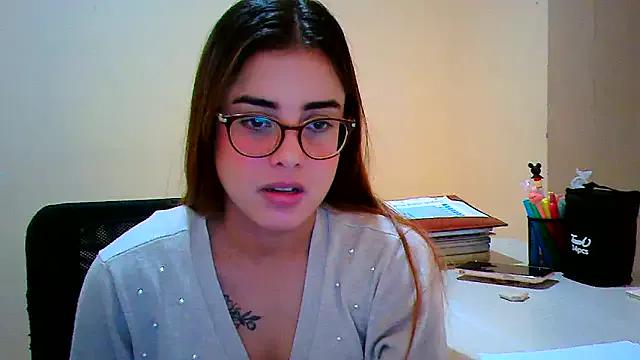 maliamiller from StripChat is Freechat