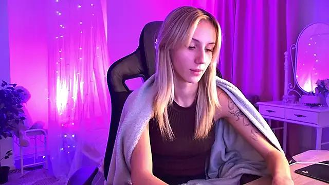 MalinaKwon from StripChat is Freechat