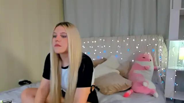 Try our streaming cams variety and talk on a personal level with our adorable girls streamers, showing off their bountiful shapes and dildos.