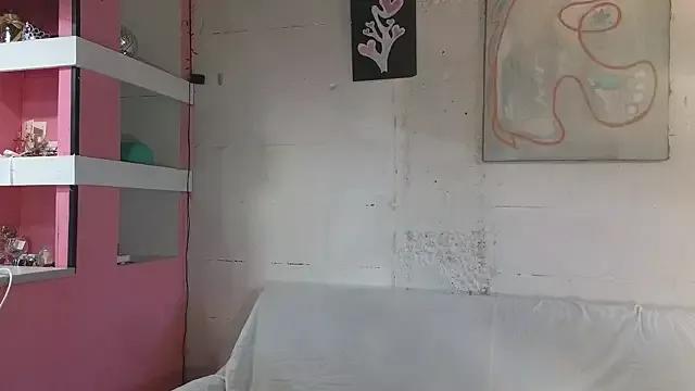 MAMA69LAMA from StripChat