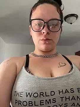 MamaSpicy from StripChat