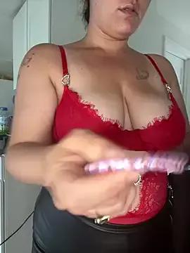 MamaSpicy from StripChat