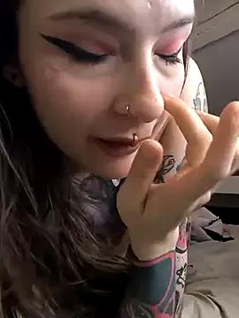mamiedonuts from StripChat