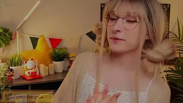 Try our streaming cams variety and talk on a personal level with our adorable girls streamers, showing off their bountiful shapes and dildos.