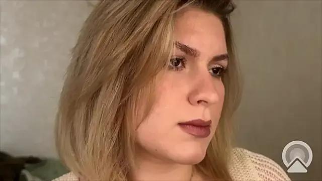 mandarina-karina from StripChat is Freechat