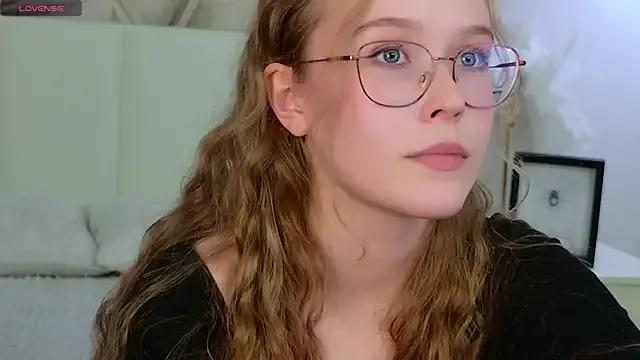 MandyMils on StripChat