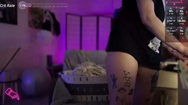 Mannarie_Madsinn from StripChat