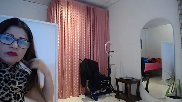 Manuela_lara_ from StripChat is Freechat